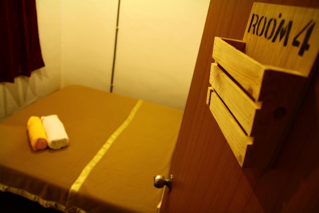 28 Bahari Hotel George Town Room photo