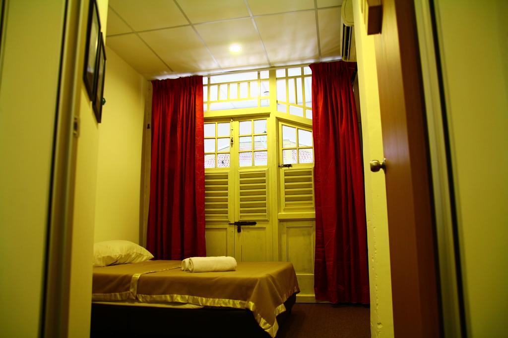 28 Bahari Hotel George Town Room photo