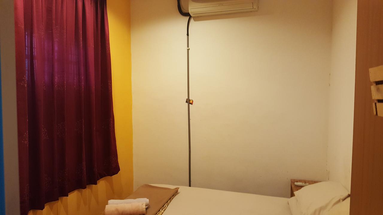 28 Bahari Hotel George Town Exterior photo